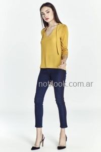 Blusa amarilla con jeans Look oficina invierno 2019 - Markova