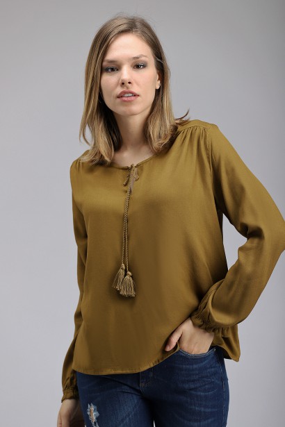 blusa con pompon Brandel otoño invierno 2020