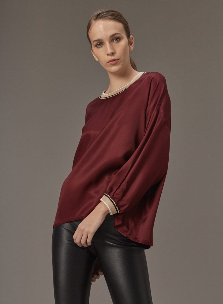 blusa de seda con puños Etiqueta negra mujer invierno 2020