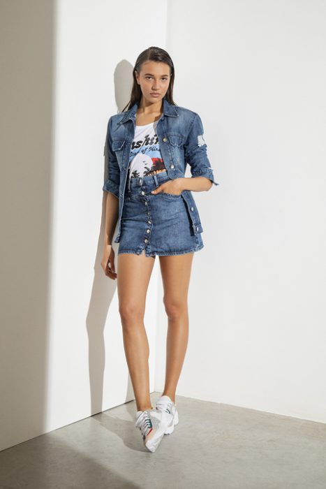minifalda jeans y camoera doll store verano 2021