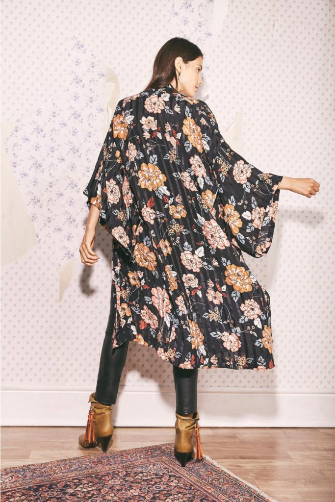 Rapsodia kimono floreado moderno invierno 2021