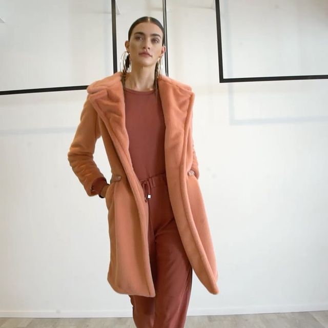 abrigo gamuzado Anna Rossatti invierno 2021