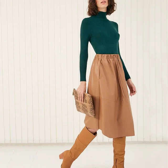 falda de cuero midi Akiabara invierno 2021