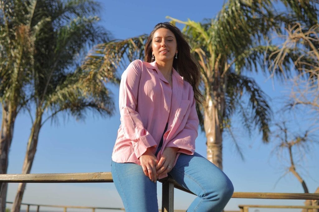 camisa rosa y jeans verano 2024 Cuesta Azul