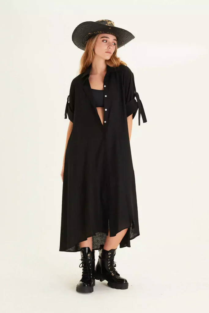 vestido camisero con borcegos allo Martinez verano 2024