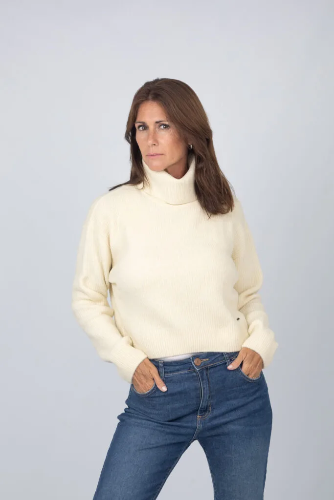 Genoa sweater invierno 2024 polera recortada curdo