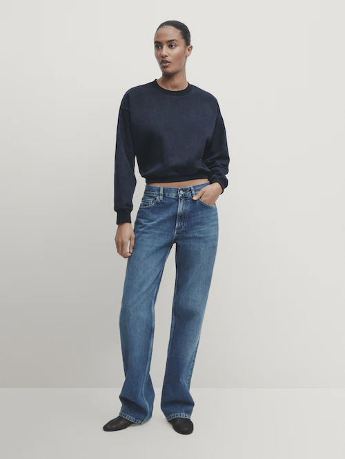 Jeans de moda invierno 2024 Jeans rectos y buzo azul