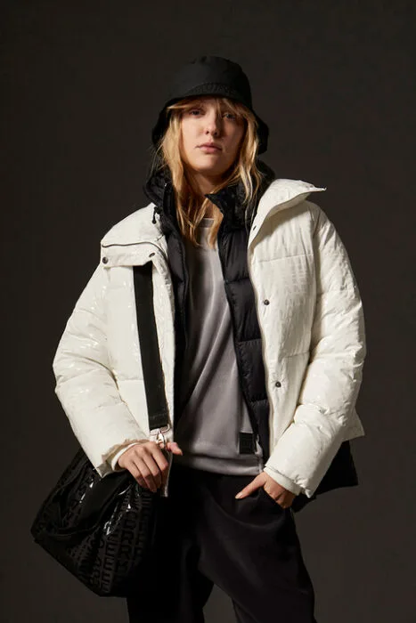 campera puffer corta blanca invierno 2024 Perramus