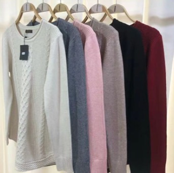 sweater clasicos tejido bordado OMA invierno 2024