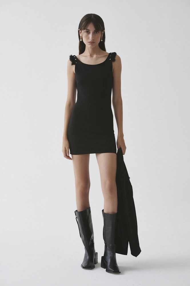 vestido corto negro invierno 2024 Caviar