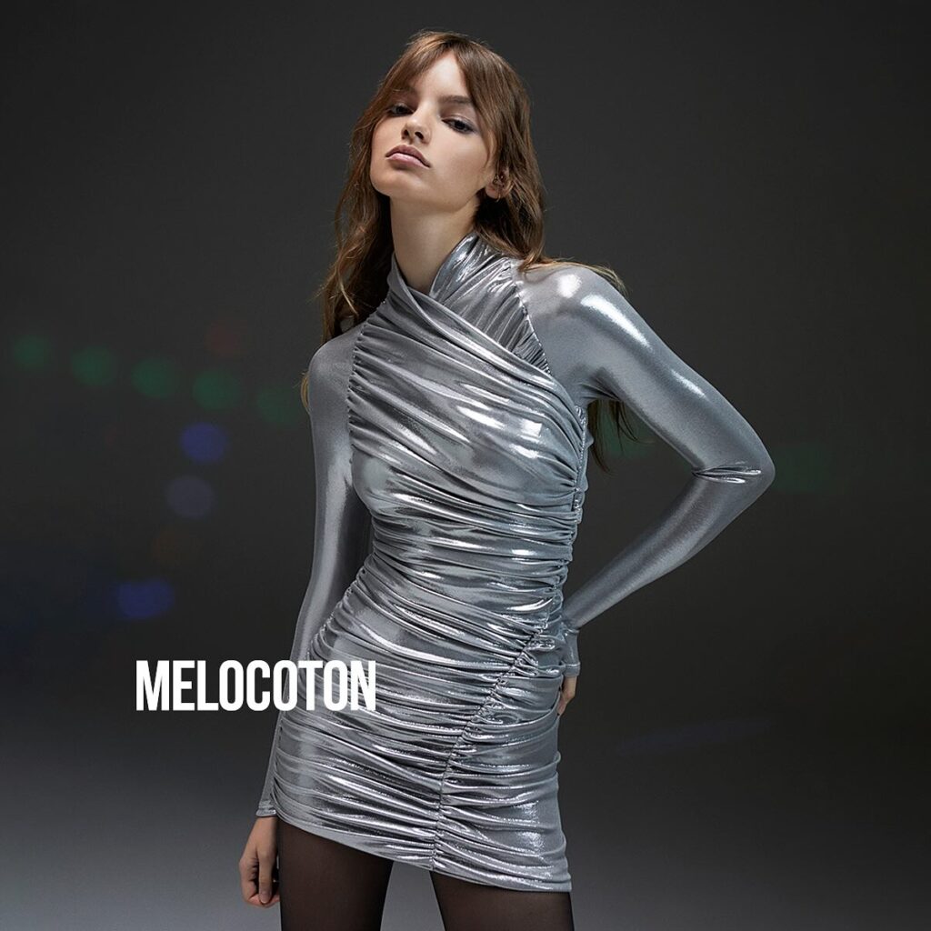 vestido plateado invierno 2024 Melocoton