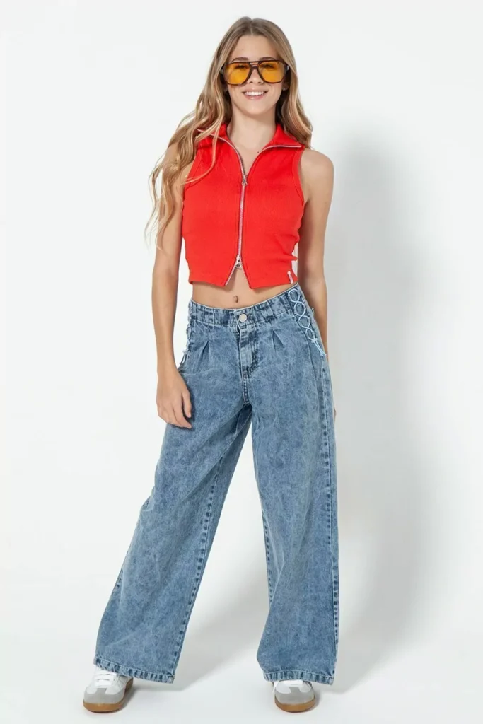 Outfits con jeans y top Combustion love