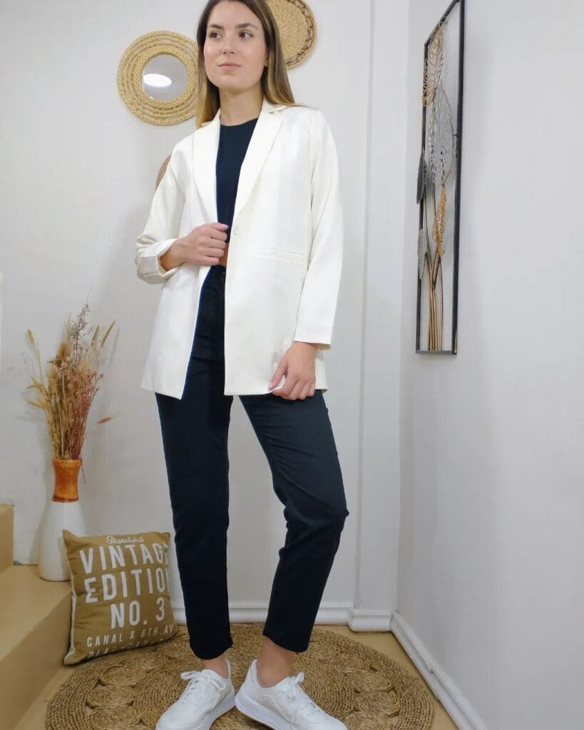 Blazer blanco y pantalon negro ORIX