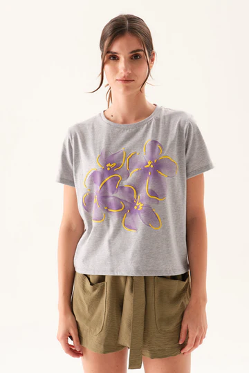 Camisetqa basica gris y shor verde militar Sail