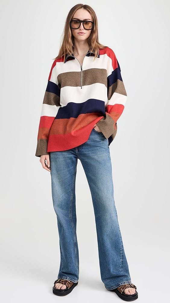 Outfit para dia de parque informal jeans y sweater a rayas