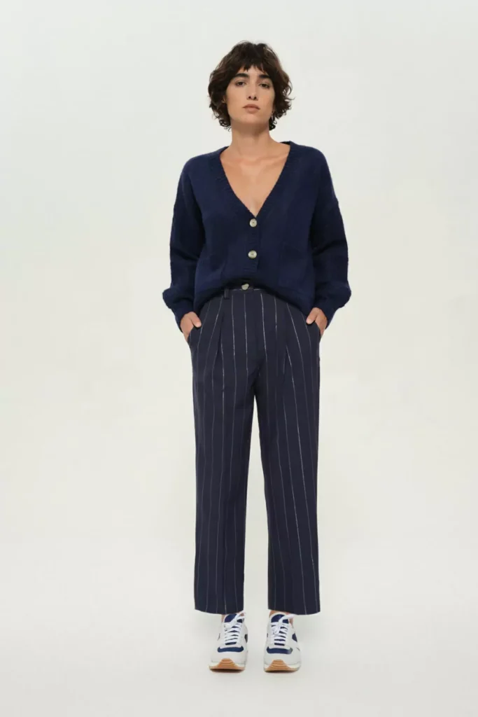 cardigan y pantalon a rayas azul para señoras invierno 2024 Carmela Achaval