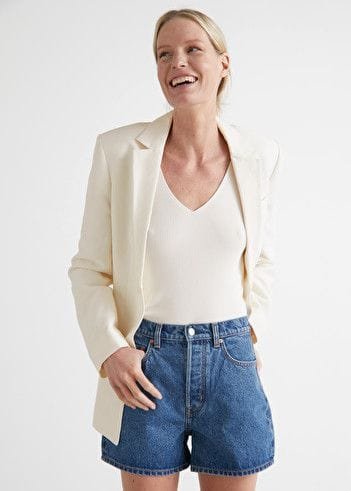 look casual formal con short de jeans y blazer