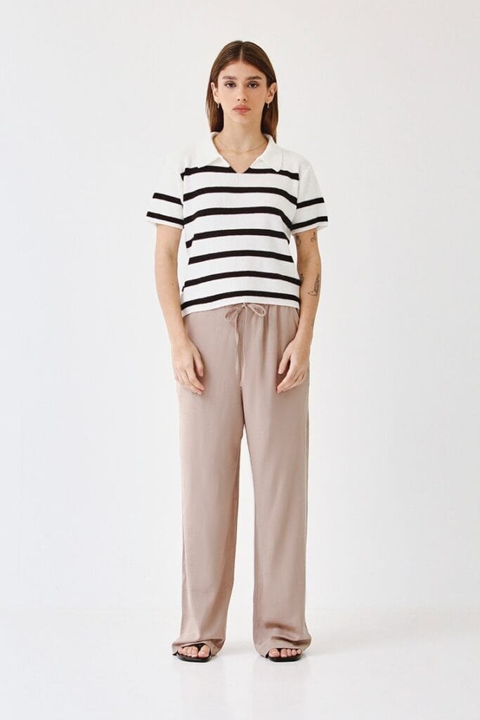 remera a rayas y pantalon beige RONNA